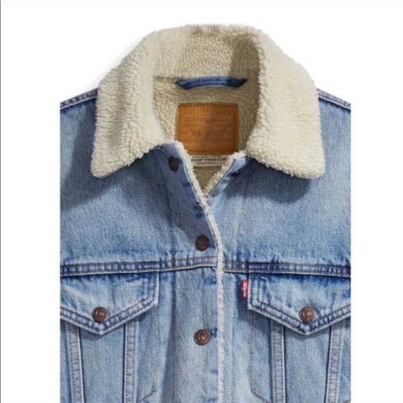 NWT Ex-Boyfriend Sherpa Trucker Jacket Light Wash - Picture 7 of 16